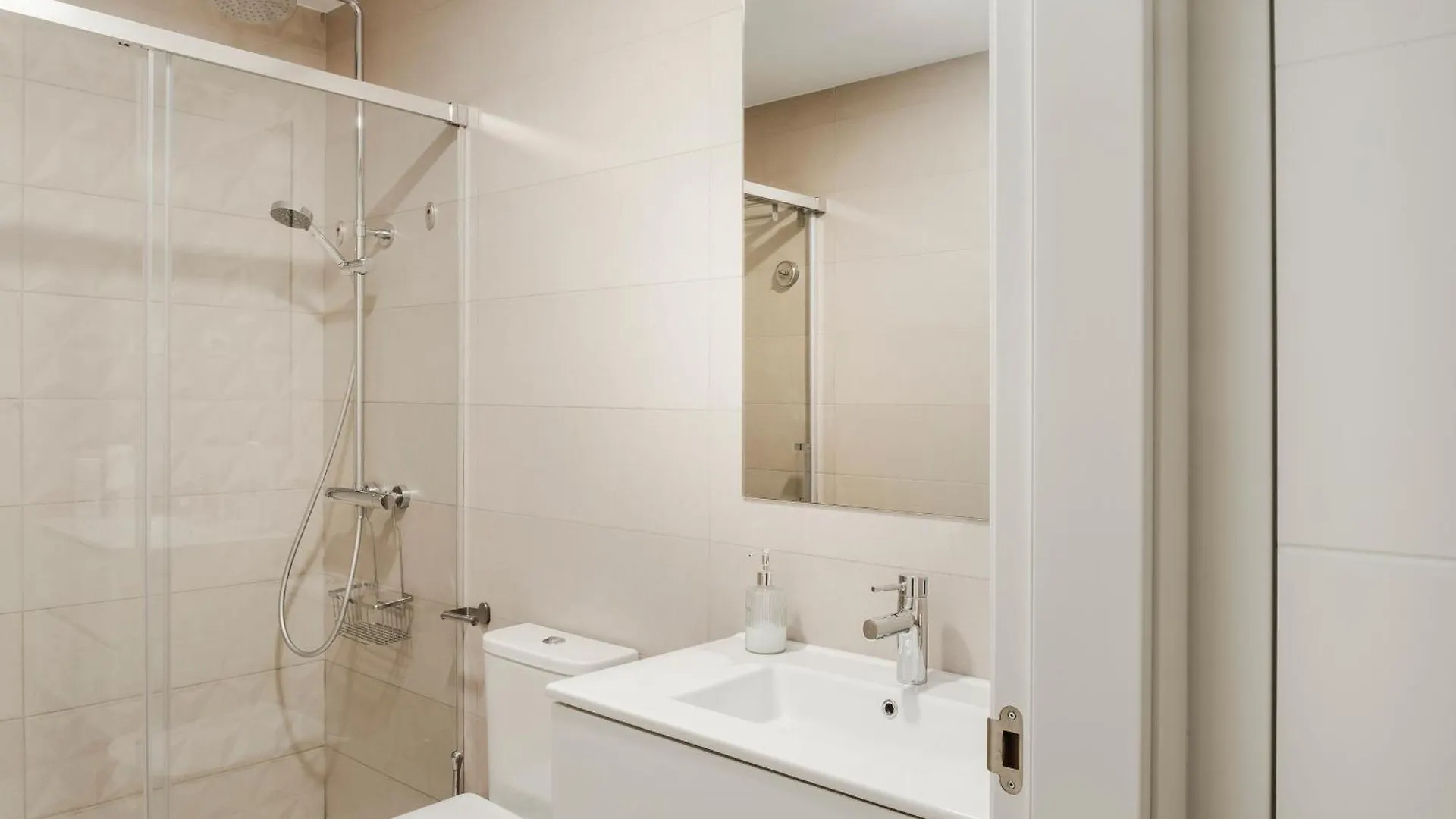 Apartamento De Lujo En La Malagueta Con Piscina Y Garaje Malaga 0*,  Spain