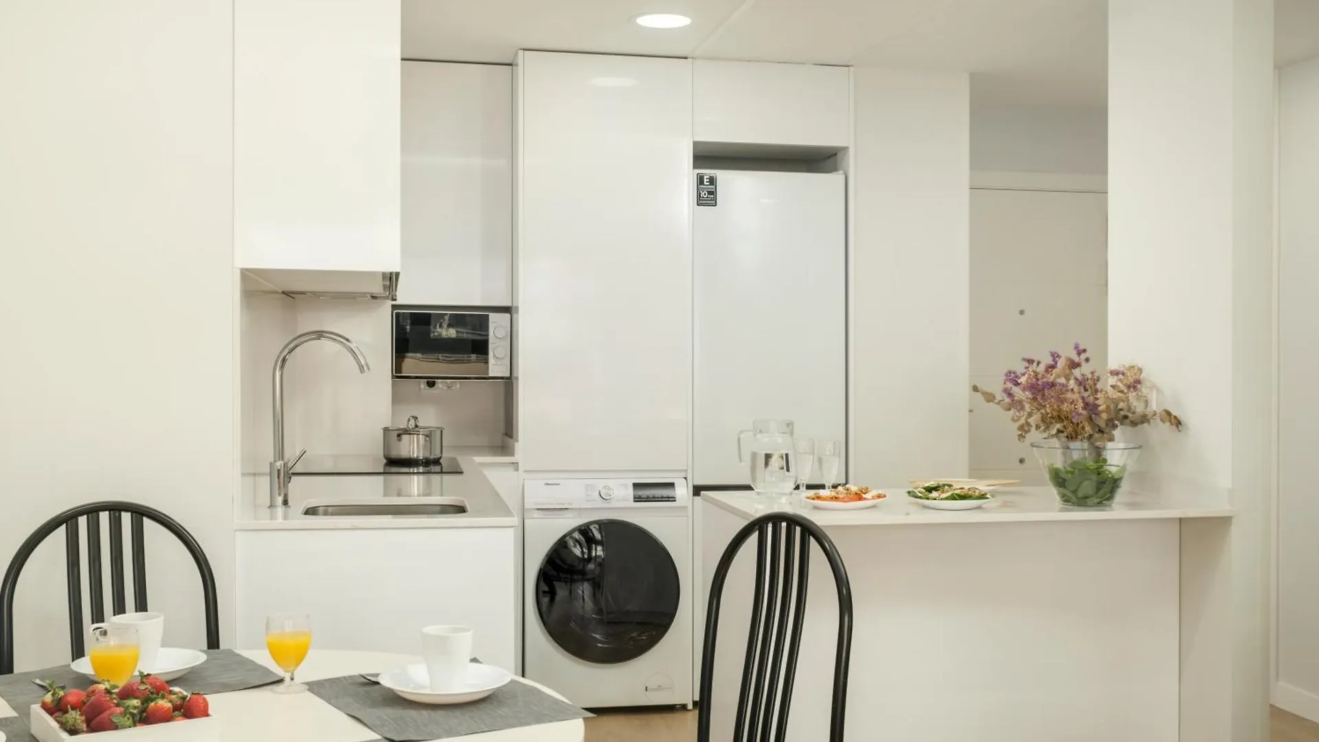 Apartamento De Lujo En La Malagueta Con Piscina Y Garaje Malaga